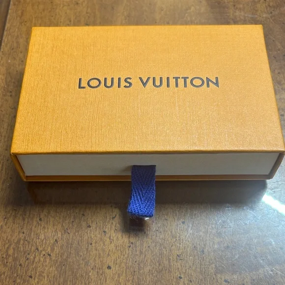 Louis Vuitton Brown Monogram Multi Purpose Case/Holder, Box & Dustbag - Picture 14 of 14